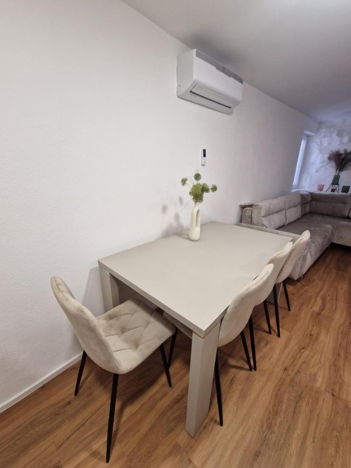 Ferienwohnung Pirana Exterior foto